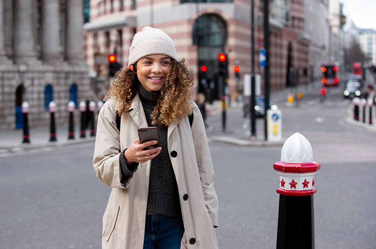 Roam Smarter and Cut Mobile Costs: Tips for UK Renters Traveling to Europe