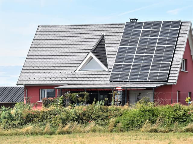 Do Solar Panels Boost Your Home’s Value in the UK?